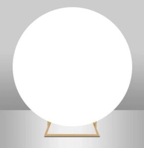 Offrez à vos événements un décor premium avec notre arche fond blanc : moderne, élégante et idéale pour sublimer vos photos comme vos mises en scène